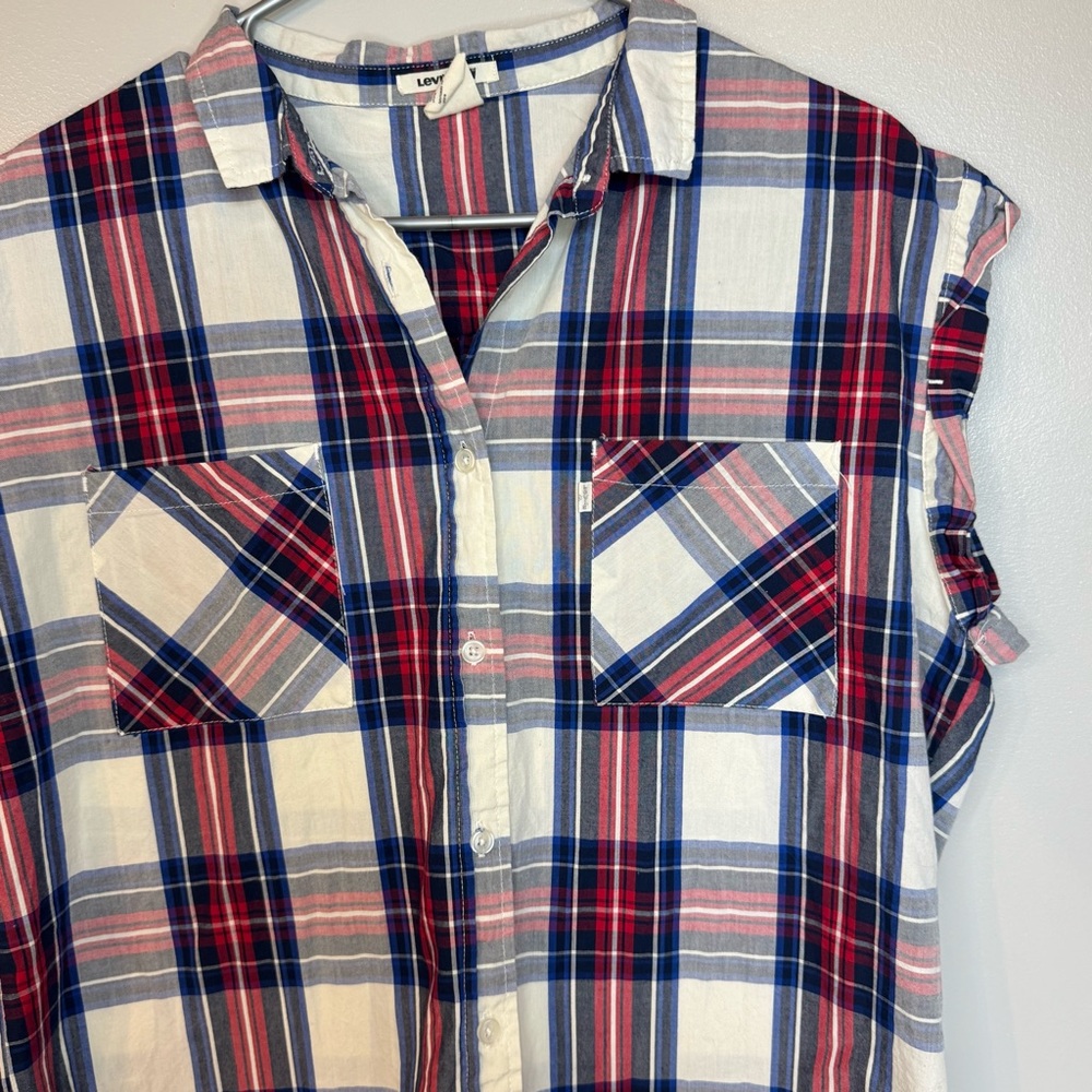 Women’s Levi’s Short Sleeve Flannel - Picture 3 of 6